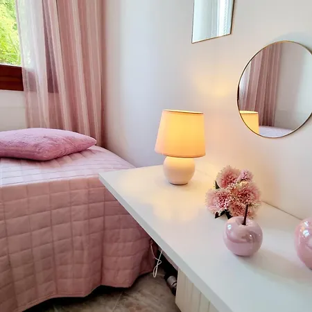 Cappuccini Appartments 公寓 佩斯基耶拉德加达